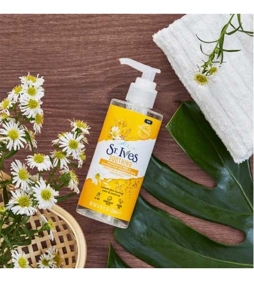St Ives Soothing Daily Chamomile Face Wash 200ml